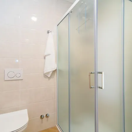 Gasthuis Milohanic Luxury Apartments 4*